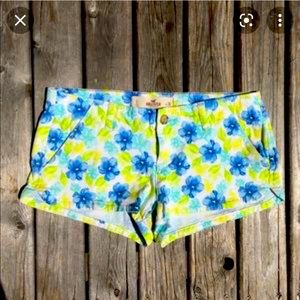 Hollister floral shorts